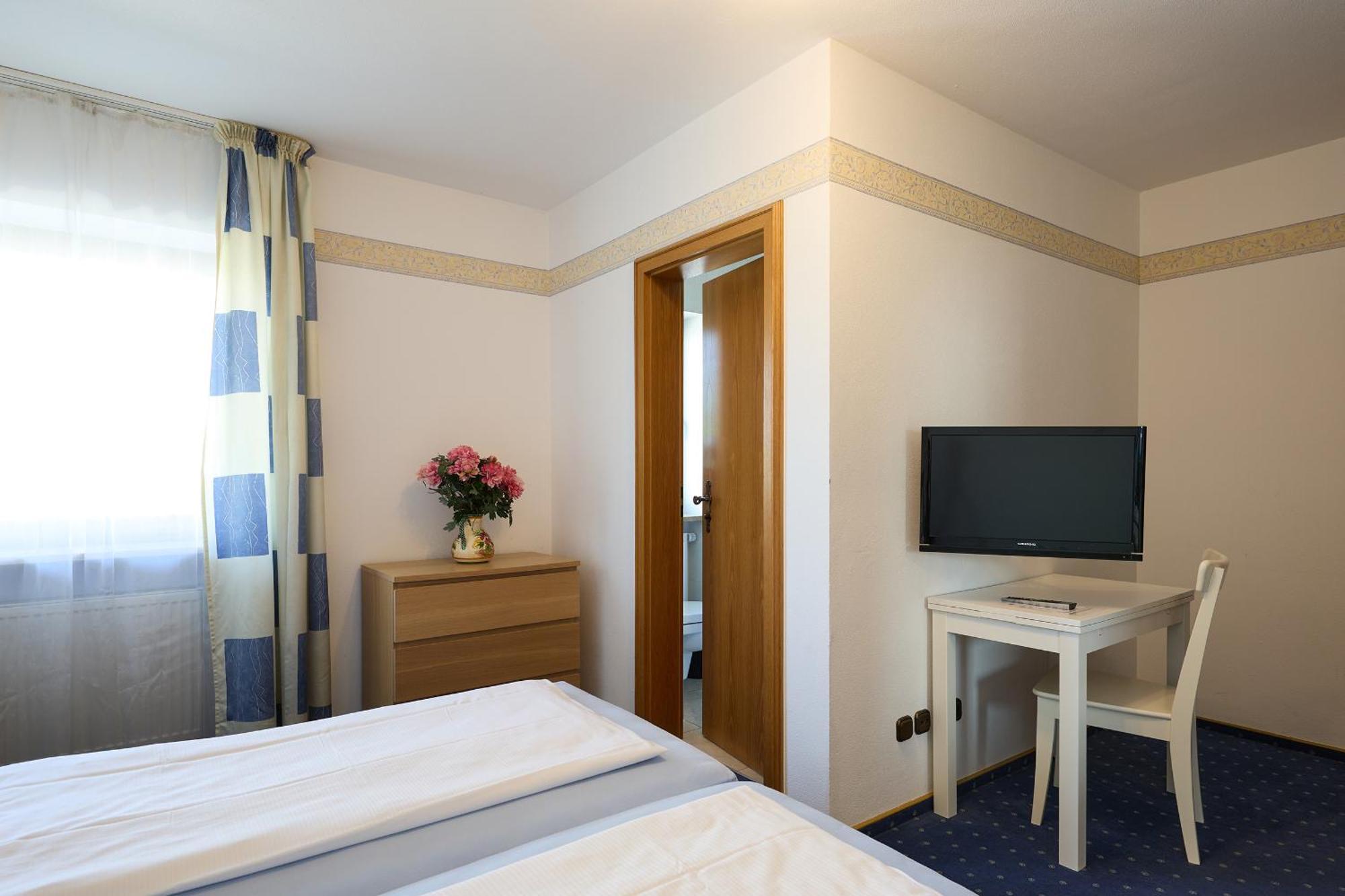 Hotel Garni Demmel Bruckmühl Eksteriør billede